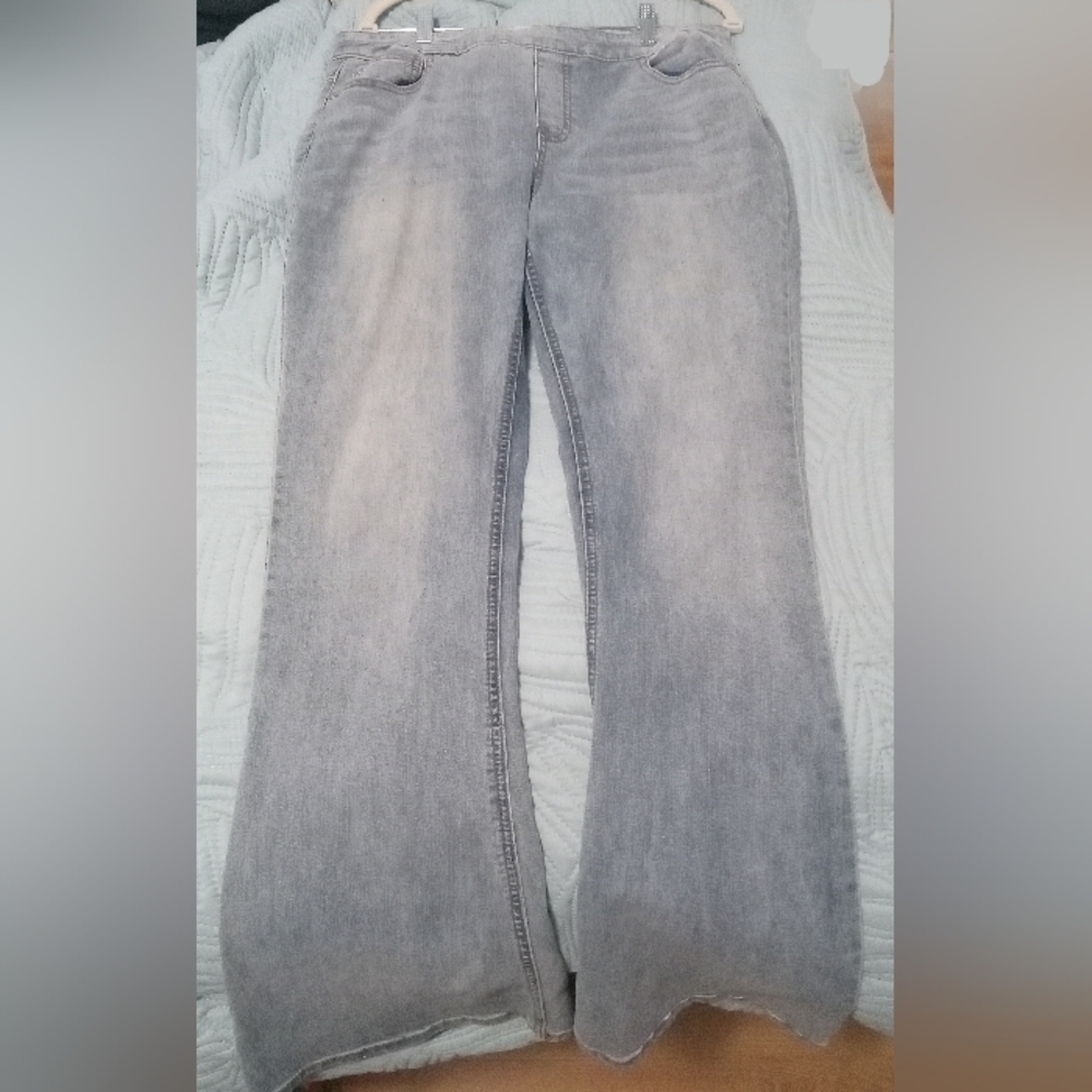 Hi-rise Flare Jeans
